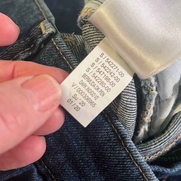 GAP 9'' Bermuda Denim Shorts Stretch Dark Indigo Blue Classic Women 10/30 NWOT - Picture 6 of 8